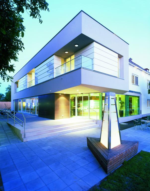 Hotel & Konditorei May Neufeld an der Leitha Exterior foto